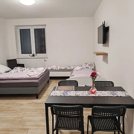 U Leose 홈스테이 Zaječí